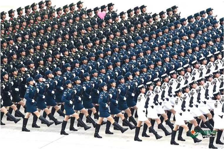 参加新中国70周年阅兵女兵方队李玲玲同学载誉返校 参加新中国70周年阅兵女兵方队李玲玲同学载誉返校